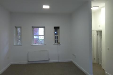 2 bedroom flat to rent, South End, Croydon CR0