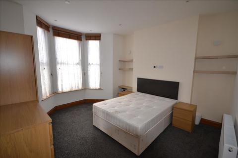 3 bedroom flat to rent, Dunster Gardens , London, NW6