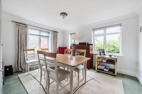 2 bedroom apartment for sale, Swingate Road, Farnham, Surrey, GU9