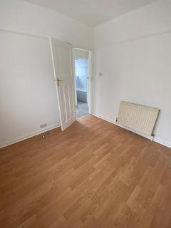 2 bedroom flat to rent, Glenwood Close, Harrow, HA1