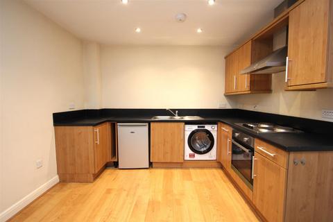 1 bedroom property to rent, Alder Carr Close, Redditch