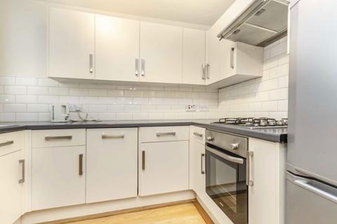 2 bedroom house to rent, Dunston Road, London SW11