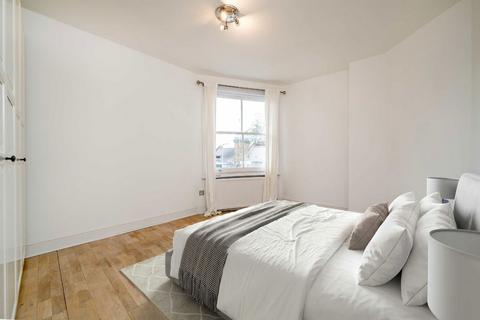 2 bedroom flat for sale, Maida Avenue, London W2