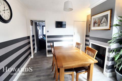 2 bedroom terraced house for sale, Trafalgar Road West, Gorleston