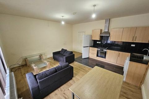 2 bedroom flat to rent, Kingsway, Burnage, Manchester M19