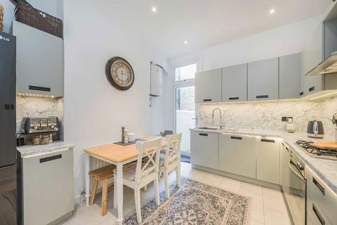 2 bedroom flat for sale, Norfolk House Road, London SW16