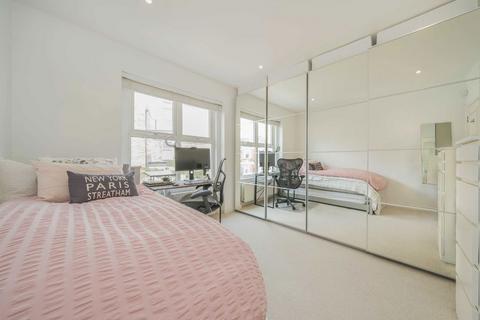 2 bedroom flat for sale, Norfolk House Road, London SW16