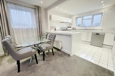 2 bedroom apartment for sale, Pine Court, Leamington Spa