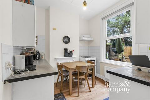 2 bedroom flat for sale, Sandringham Road, Willesden Green