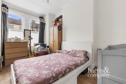 2 bedroom flat for sale, Sandringham Road, Willesden Green