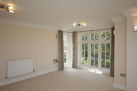 3 bedroom flat to rent, Enborne Gate, Newbury RG14