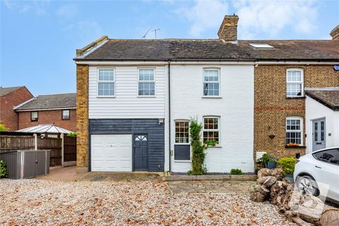 4 bedroom end of terrace house for sale, Aukingford Gardens, Ongar, Essex, CM5