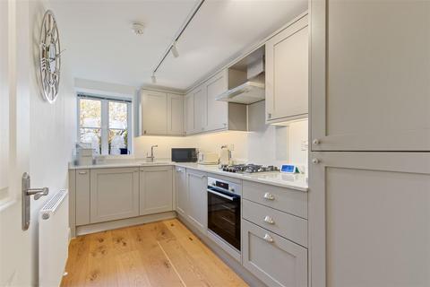 2 bedroom apartment for sale, High Street, Haslemere