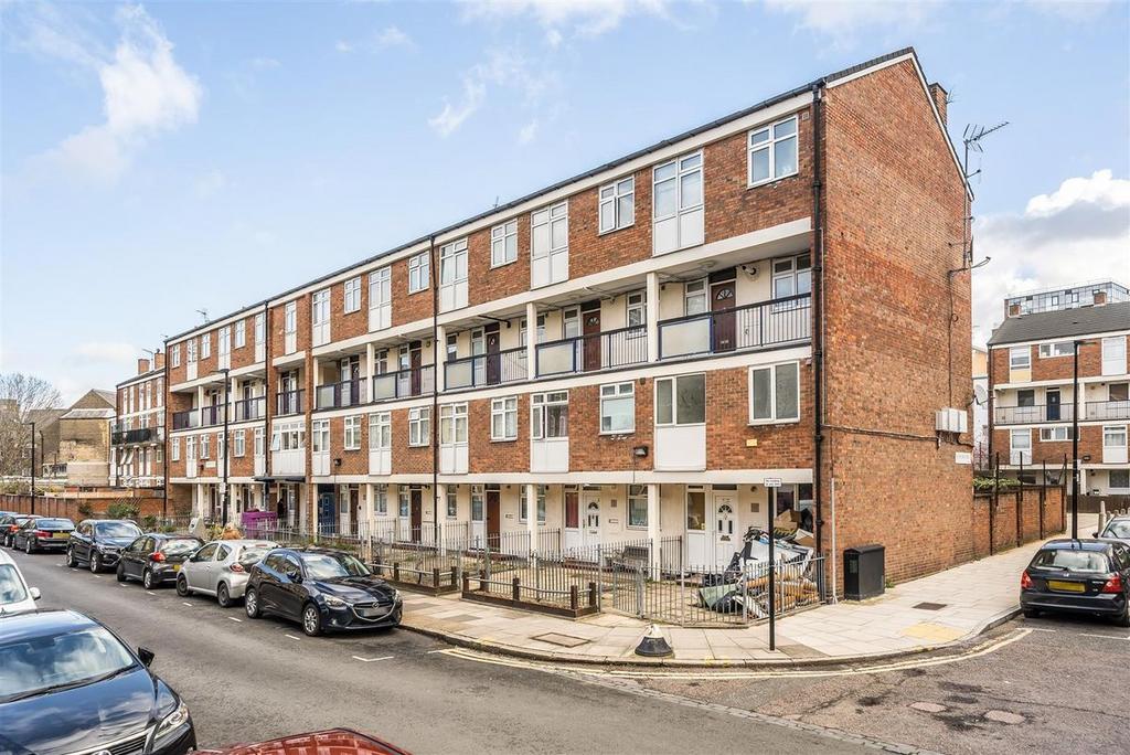 3 Bedroom Maisonette For Sale in the heart of Bow