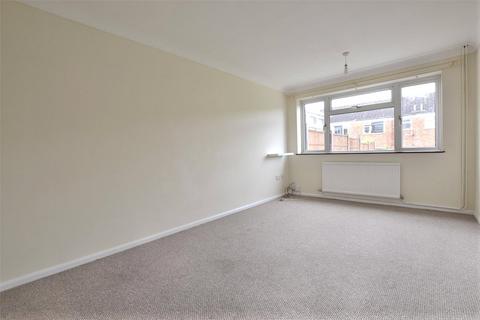 3 bedroom semi-detached house to rent, Chiltern Road, Gloucester GL2