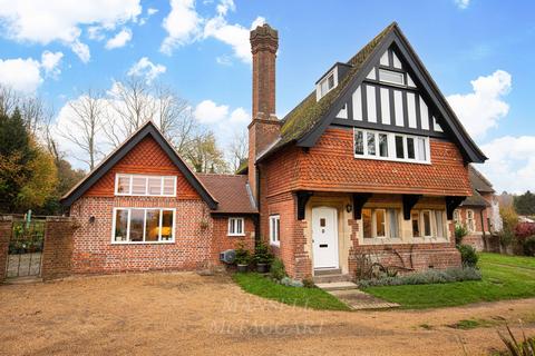 5 bedroom link detached house for sale, East Grinstead RH19