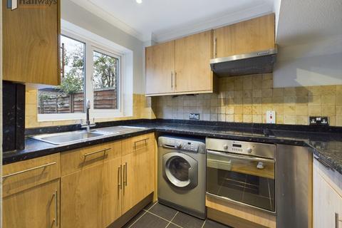 2 bedroom semi-detached house to rent, Wallington SM6