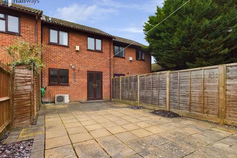 2 bedroom semi-detached house to rent, Wallington SM6