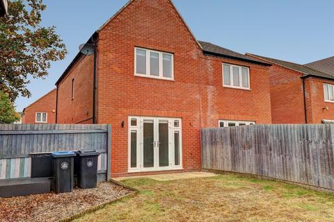 2 bedroom house to rent, Sandringham Avenue, Stratford-Upon-Avon