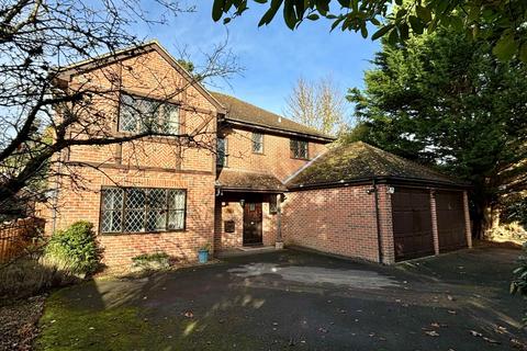 4 bedroom detached house for sale, Salisbury Road, Hungerford, RG17 0LG