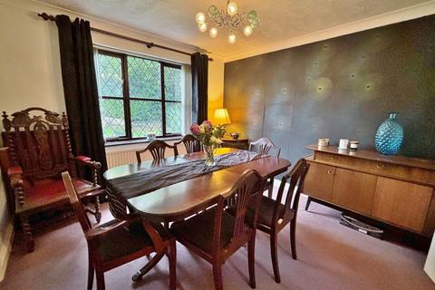 4 bedroom detached house for sale, Salisbury Road, Hungerford, RG17 0LG