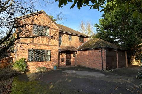 4 bedroom detached house for sale, Salisbury Road, Hungerford, RG17 0LG