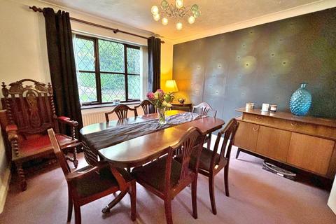 4 bedroom detached house for sale, Salisbury Road, Hungerford, RG17 0LG