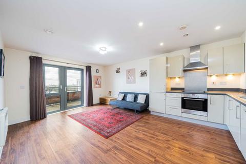 2 bedroom flat for sale, Uxbridge Road, London W3