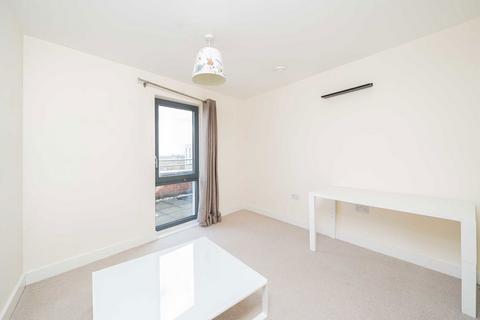 2 bedroom flat for sale, Uxbridge Road, London W3