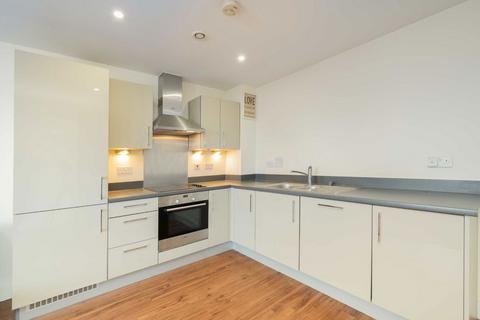 2 bedroom flat for sale, Uxbridge Road, London W3