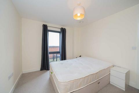 2 bedroom flat for sale, Uxbridge Road, London W3