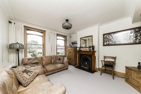 2 bedroom flat to rent, Crown Road, St Margarets TW1