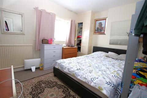 2 bedroom terraced house for sale, Dorset Gardens, Kingsthorpe