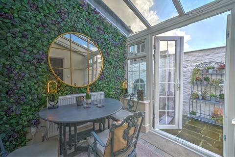 4 Alexandra Terrace, South Molton, EX36 3AT