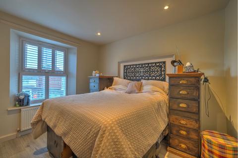 4 Alexandra Terrace, South Molton, EX36 3AT