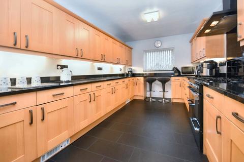 3 bedroom semi-detached house for sale, Mountbatten Crescent, Wakefield, West Yorkshire