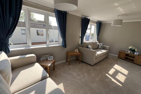 2 bedroom park home for sale, Windsor, Berkshire, SL4