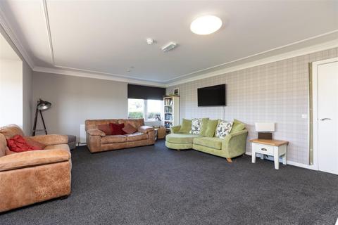 6 bedroom house for sale, Errol, Perth