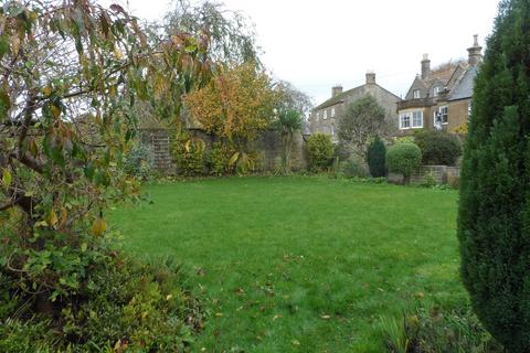 2 bedroom flat to rent, Abbey Street, Crewkerne