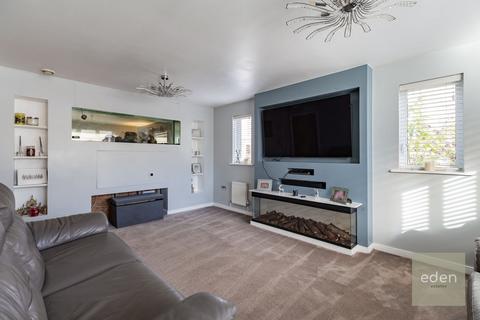 2 Alisander Close, Snodland, ME6 5SH