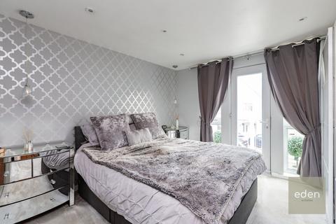 2 Alisander Close, Snodland, ME6 5SH