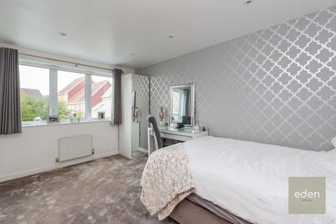 2 Alisander Close, Snodland, ME6 5SH