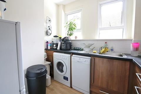 2 bedroom flat to rent, Woodville Road,  Ealing, W5