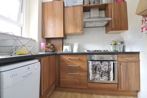 2 bedroom flat to rent, Woodville Road,  Ealing, W5