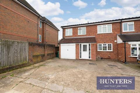 4 bedroom semi-detached house for sale, Ferndown Close, Sutton