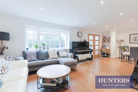 4 Ferndown Close, Sutton, SM2 5TG