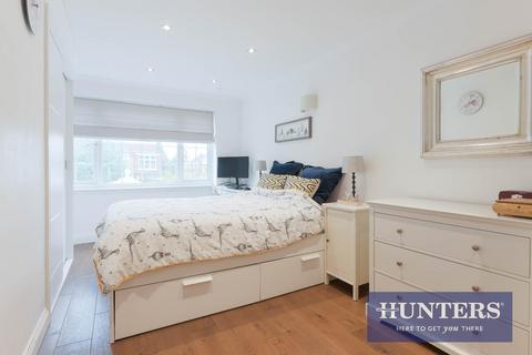 4 Ferndown Close, Sutton, SM2 5TG
