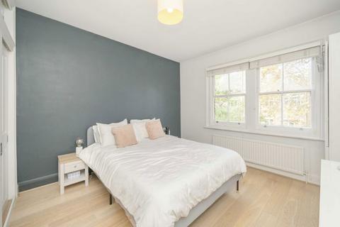 2 bedroom flat to rent, Hazlitt Road, London W14