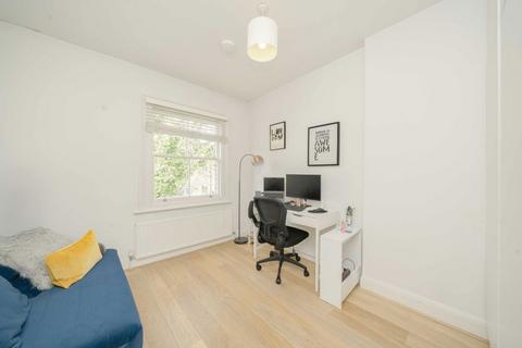 2 bedroom flat to rent, Hazlitt Road, London W14