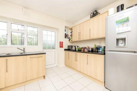 3 bedroom flat for sale, Mount Avenue, London W5